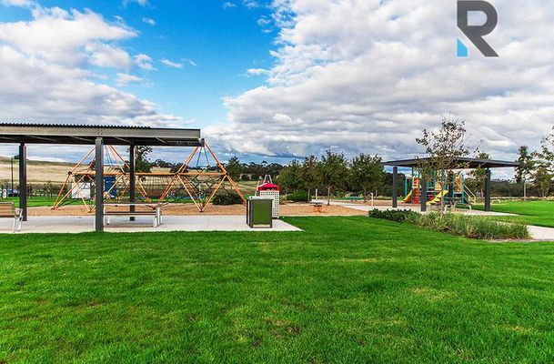 75 Horizon Boulevard, Greenvale