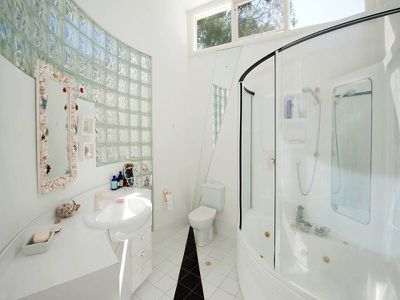 24 Kings Point Drive, Kings Point