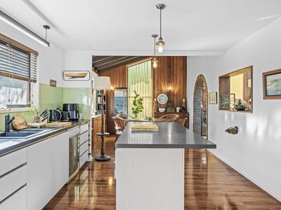 2 Vaucluse Place, Bundall