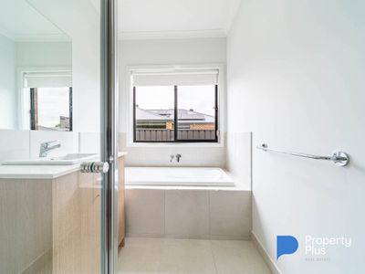 21 Eucalyptus Street, Jackass Flat