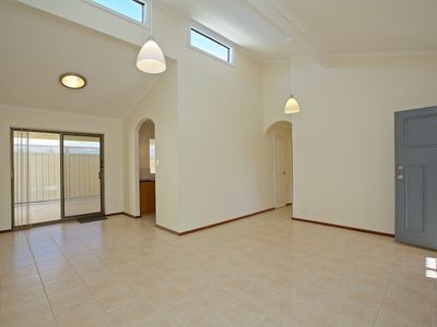 8/9-11 Hinderwell Street, Scarborough