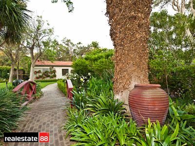 10W / 16 Kings Park Avenue, Crawley