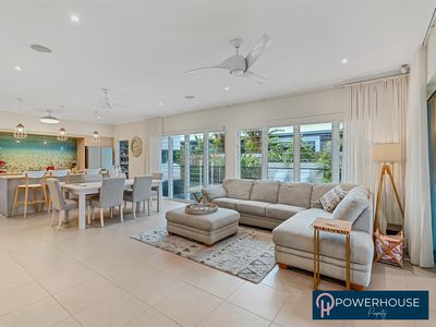 10 Castleton Entrance, Smithfield