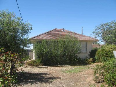 42 Winifred Street, Horsham