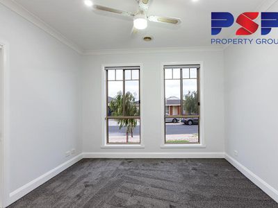 2/2 Bellworth Avenue, Tarneit