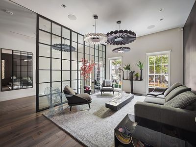 146 Waverly Place, New York, NY 10014, International