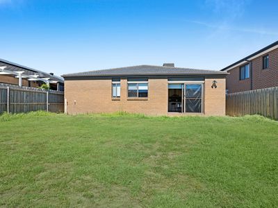 21 St Gwinear Lane, Cranbourne North