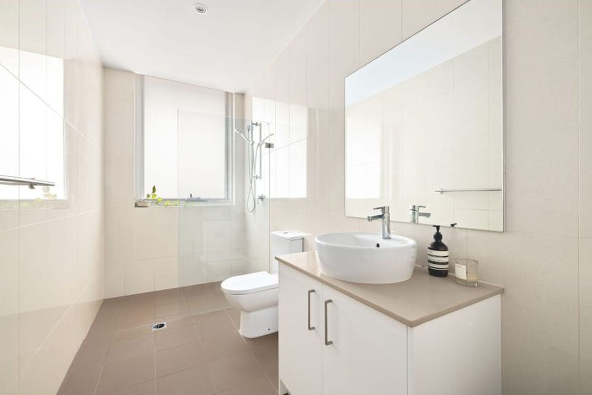 2 / 6 Moore Street, Bondi