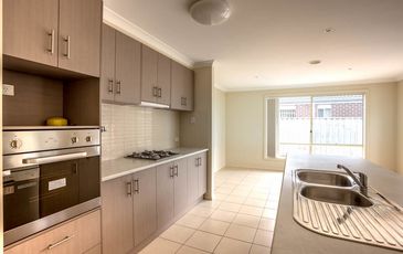 4 Gareth (Patrick) St, Cranbourne East