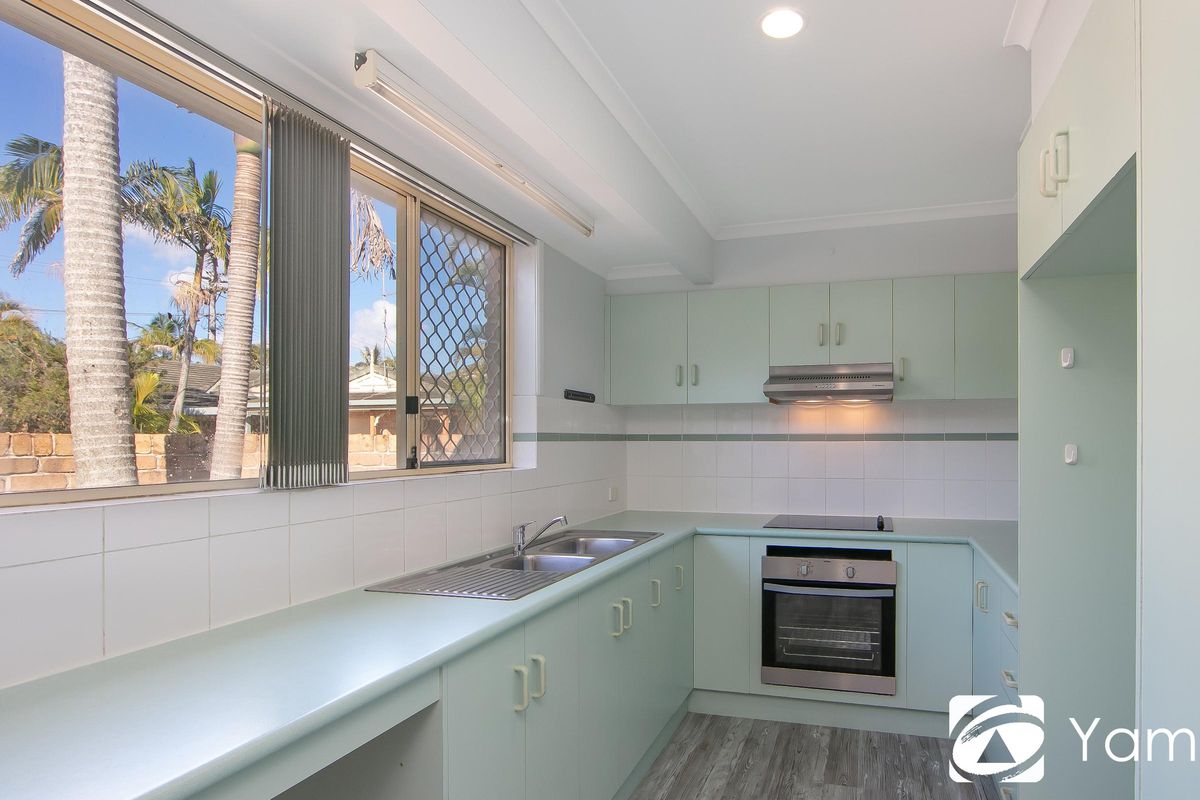 9 / 17A Beach Street, Yamba