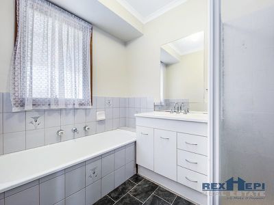30 Narellan Drive, Hampton Park