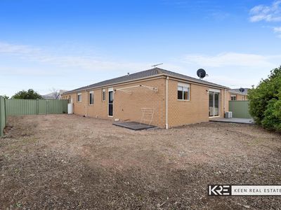 2 Butler Grove, Wyndham Vale