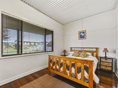 4 McCourt Street, Beachport