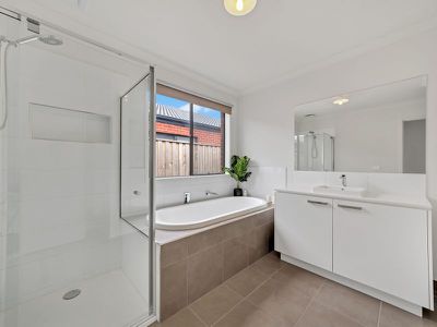 49 Deoro Parade, Clyde North