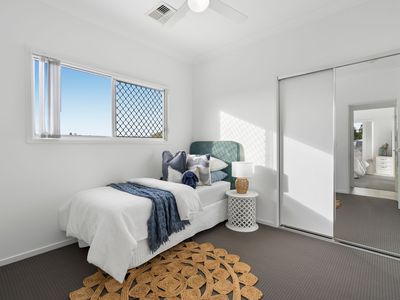 15 Santiago Crescent, Spring Mountain