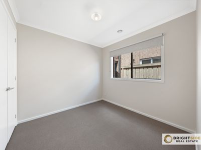 21 VONDEL WAY, Clyde North
