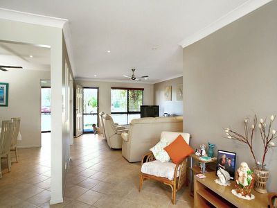 4 Maple Avenue, Tewantin