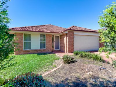 16 Bishop Court, Lawnton