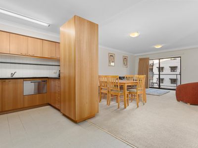32 / 128 Mounts Bay Road, Perth