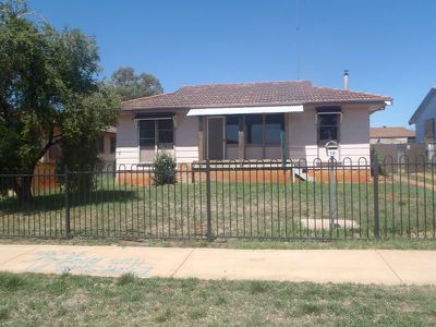 18 Armstrong Crescent, Dubbo