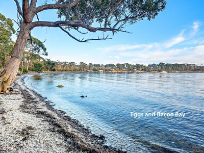 27 Cray Point Parade, Eggs And Bacon Bay