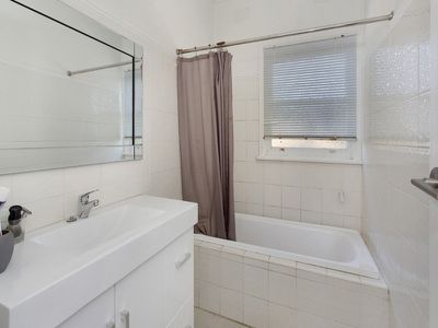 94 Lake Entrance Road, Oak Flats