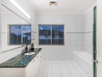 1 Nowingi Close, Eight Mile Plains