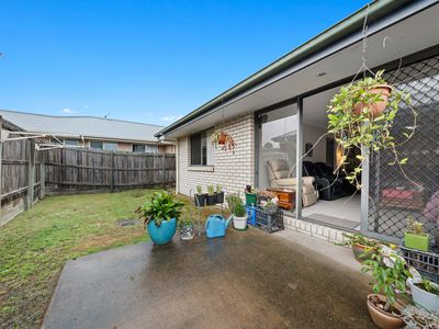 2 / 2 Darter Close, Lowood