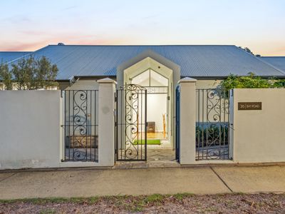36 Bay Road, Claremont