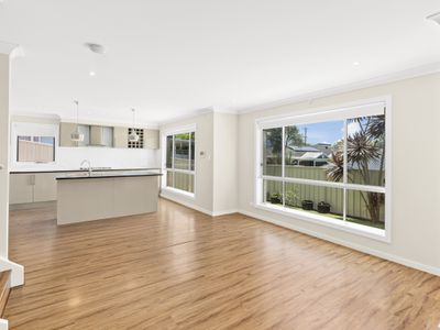 1 / 6 Pinnacle Way, Koonawarra