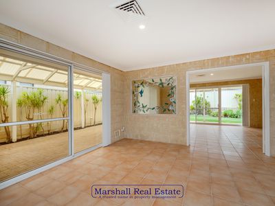 26 Tableland Way, Carramar