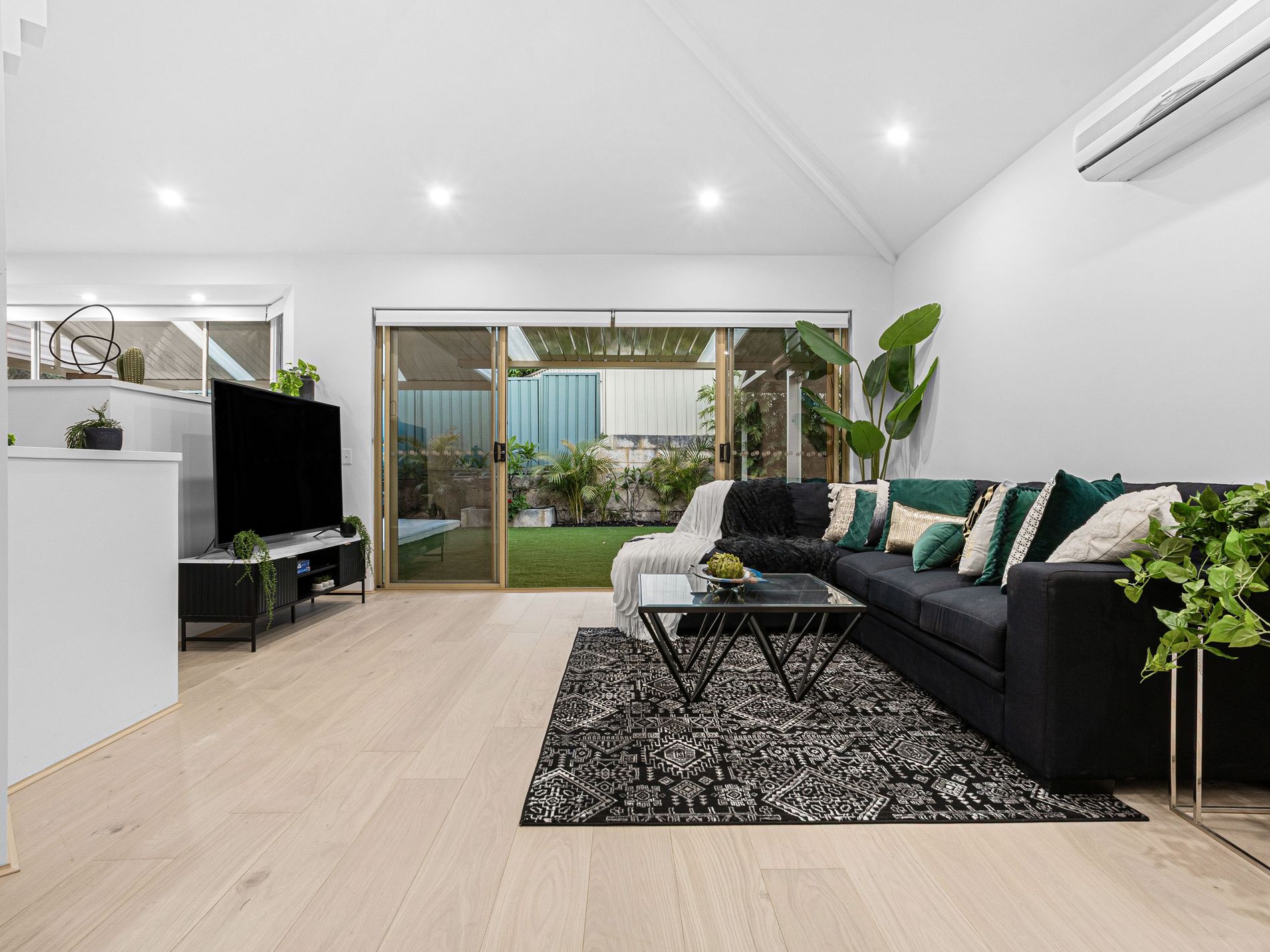 15 Kirwan Way, Winthrop