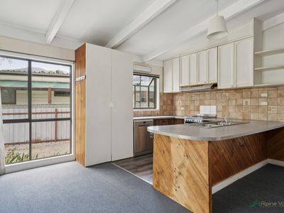 36 Freeburgh Avenue , Mount Beauty