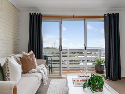 2 / 6 Opal Drive, Blackmans Bay