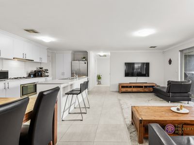 34b Moonlight Court, Huntingdale