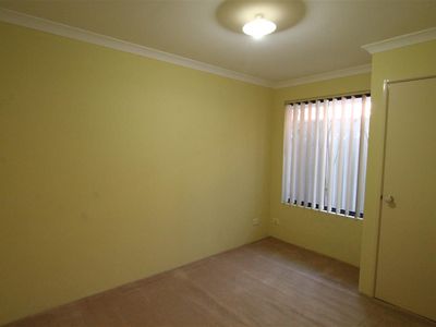 4 / 24 Windemere cres, Nollamara