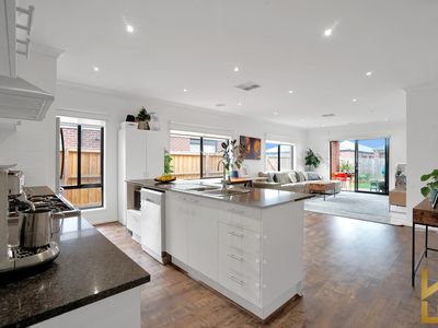 18 Sugarlea Street, Manor Lakes