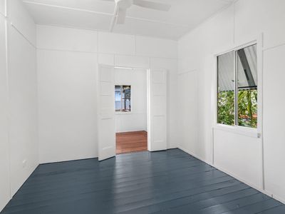 121 O'Shea Esplanade, Machans Beach