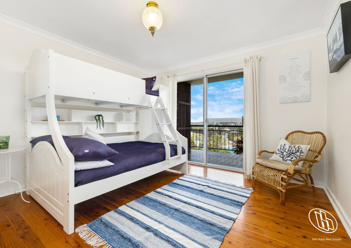 11 Hillcrest Avenue, North Narooma