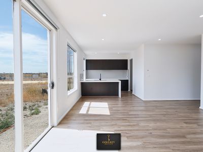 8 Beveridge Circuit, Armstrong Creek