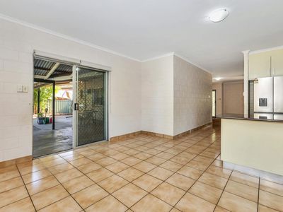 37 Kafcaloudes Crescent, Moulden
