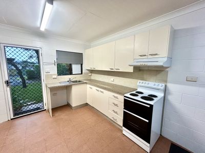 1 / 71 Boland Street, Westcourt