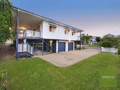 8 Blue Gum Place, Douglas