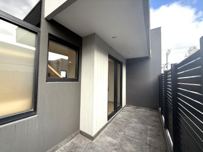2 / 112 Cumberland Road, Pascoe Vale