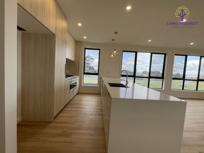 2 Ribbonwood Crescent, Sunshine North