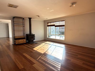 7 Conquest Drive, Werribee