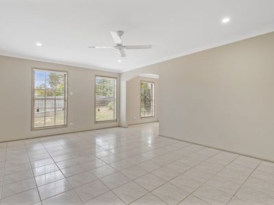 18 Willoughby Crescent, Springwood