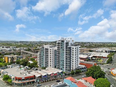 1033 / 16 Hamilton Place, Bowen Hills