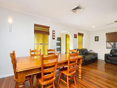10 Narrawong Street, Rochedale South