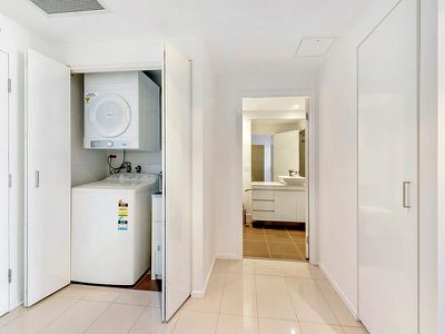605 / 43 Harbour Town Drive, Biggera Waters
